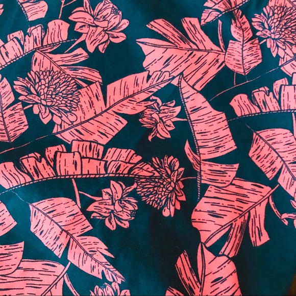 ❌RELISTED IN A BUNDLE LISTING❌ New Charlotte Russe Body Hugging Stretch Skirt M - Picture 2 of 8